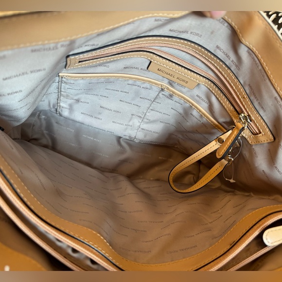 Michael Kors Cream and Tan Signature Tote - Picture 3 of 16